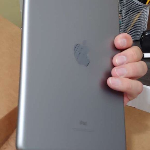 Apple iPad 6 32GB 9.7" WiFi+SIM Unlocked!! Very good!! - Picture 3 of 5